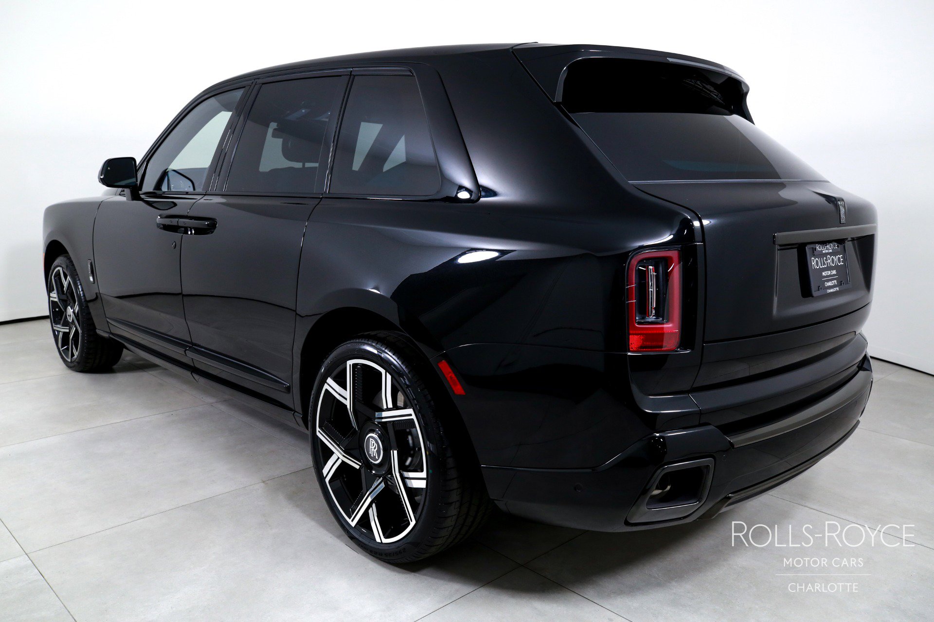 New 2026 Rolls-Royce Cullinan Black Badge image 8