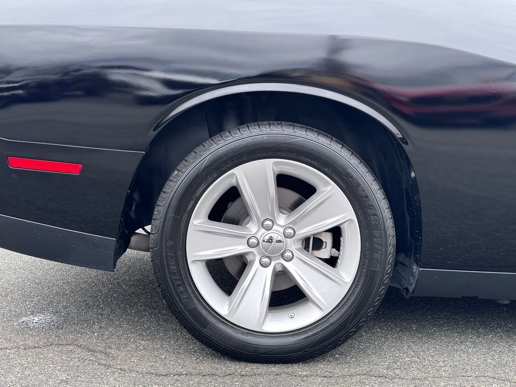 Used 2023 Dodge Challenger SXT image 35