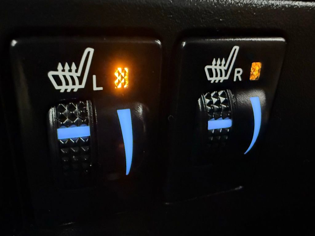 Used 2015 Toyota Sienna Limited image 32