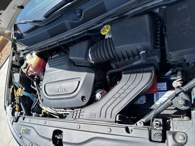 Used 2020 Chrysler Pacifica Touring-L FWD image 27