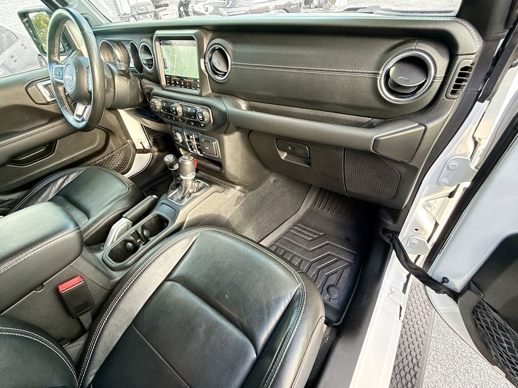 Used 2022 Jeep Wrangler Unlimited Sahara image 33