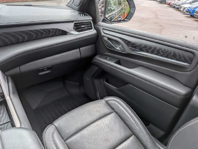 Used 2024 GMC Yukon XL Denali w/ Advanced Technology Package AWD/4WD image 19