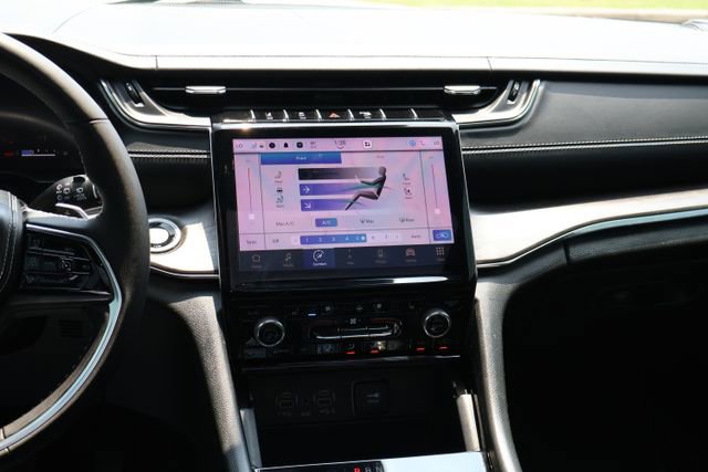 Used 2023 Jeep Grand Cherokee L Overland AWD/4WD image 16