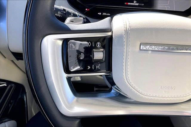 Used 2025 Land Rover Range Rover Long Wheelbase SE image 21