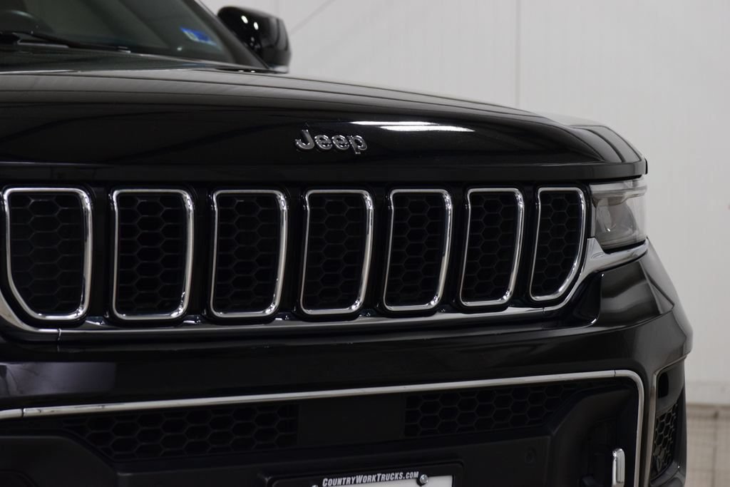 Used 2021 Jeep Grand Cherokee L Overland w/ Luxury Tech Group IV AWD/4WD image 9