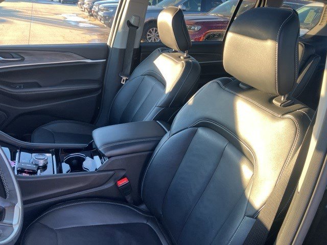 Certified 2023 Jeep Grand Cherokee L Limited image 12