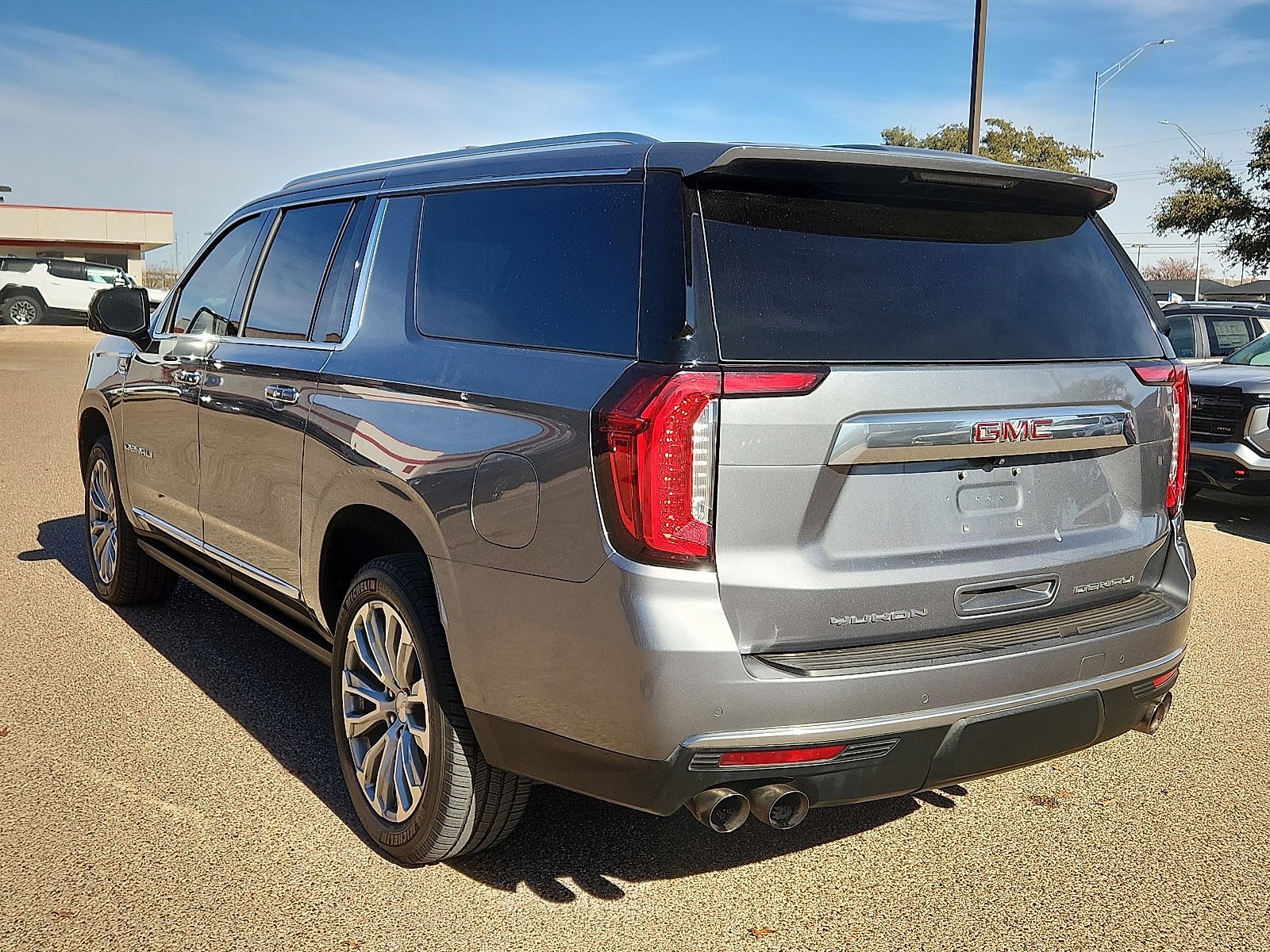 Used 2022 GMC Yukon XL Denali w/ Max Trailering Package image 3