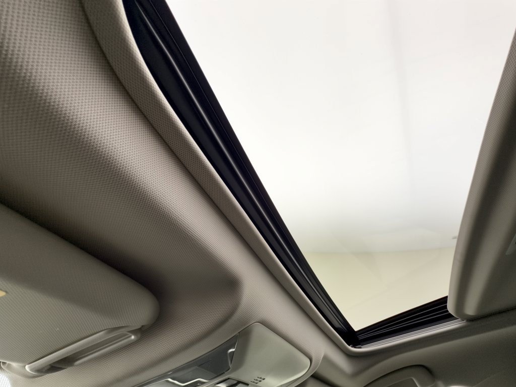 Used 2019 Toyota RAV4 XLE Premium FWD image 27