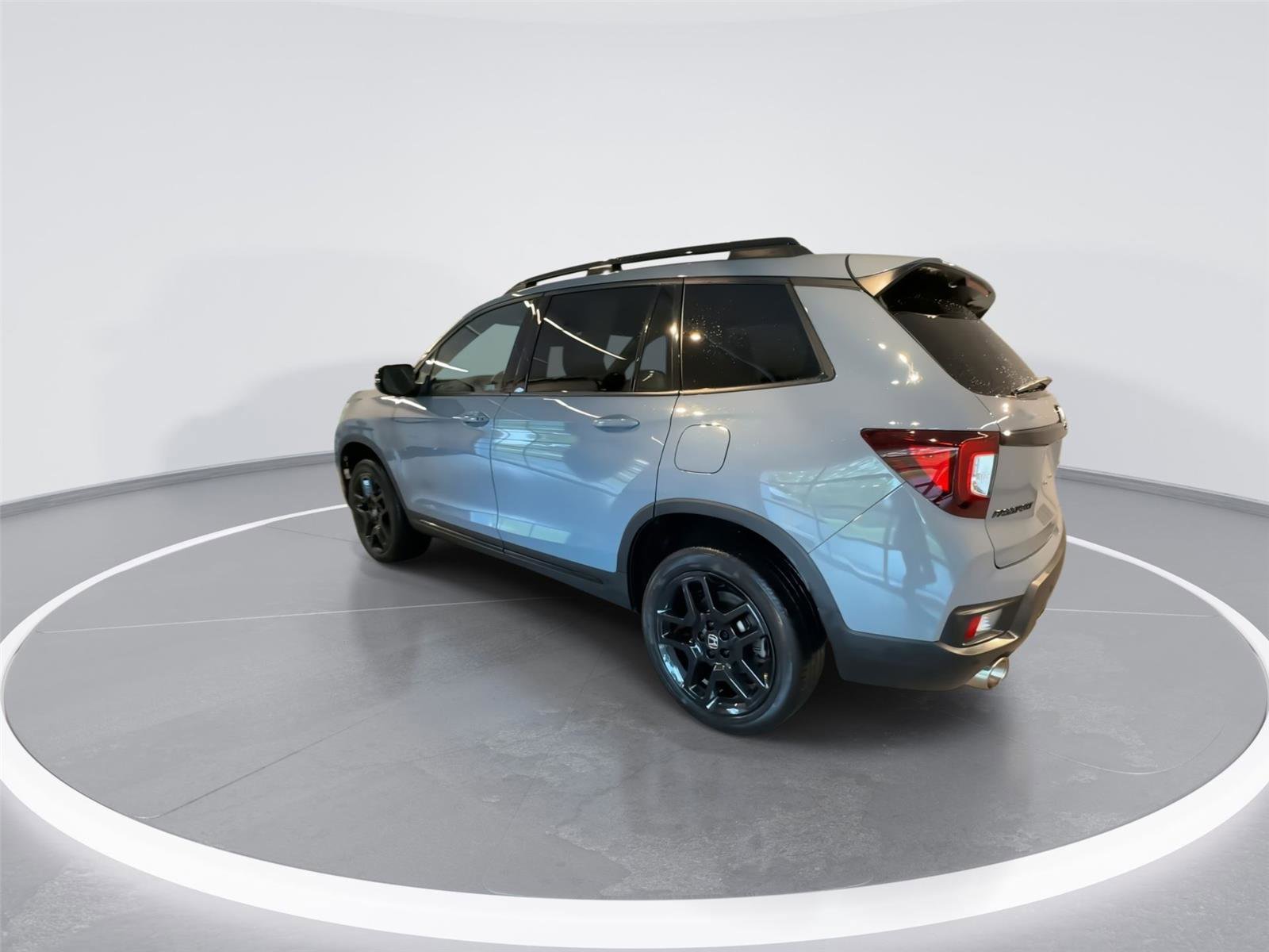 Used 2024 Honda Passport Black Edition image 5