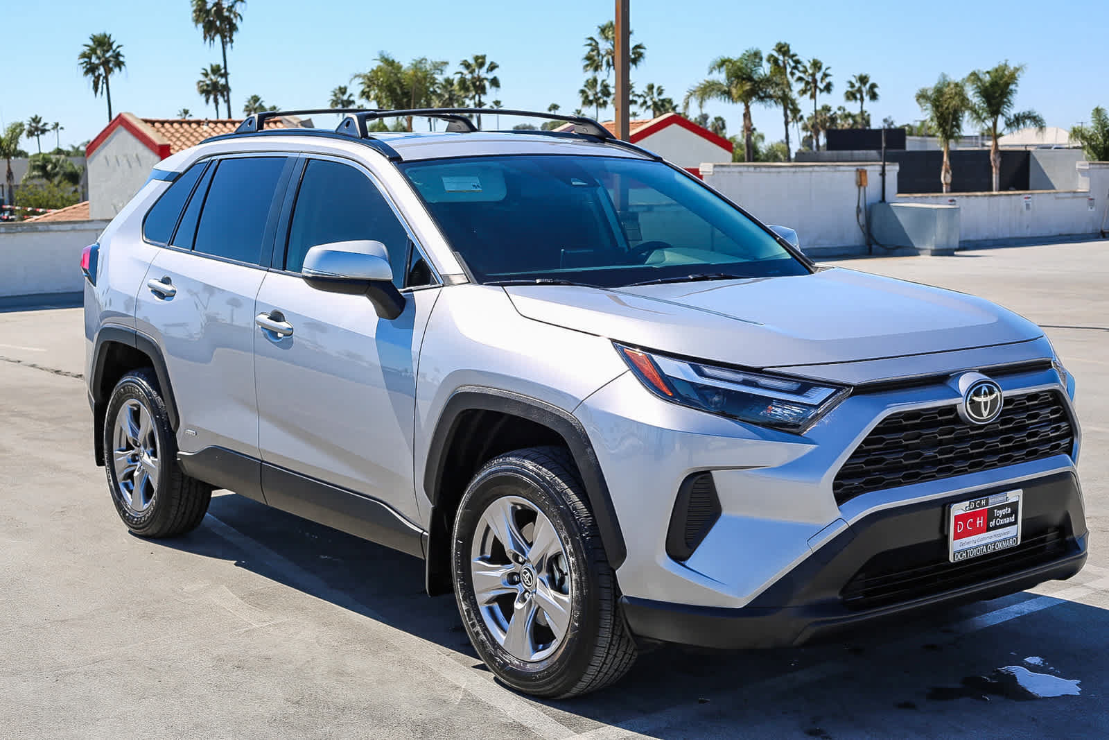 Used 2025 Toyota RAV4 LE AWD/4WD image 4