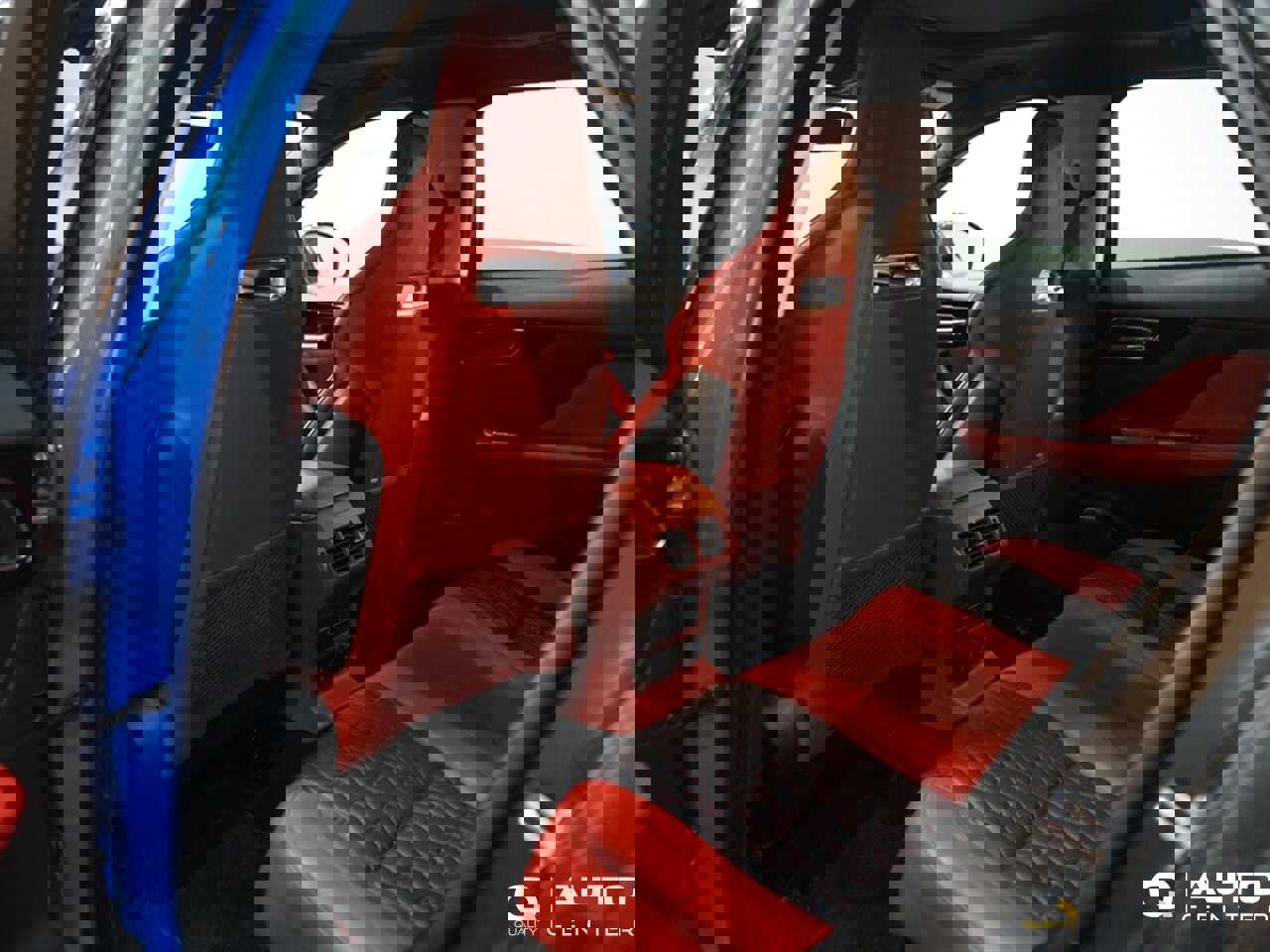 Used 2020 Jaguar F-PACE SVR image 33