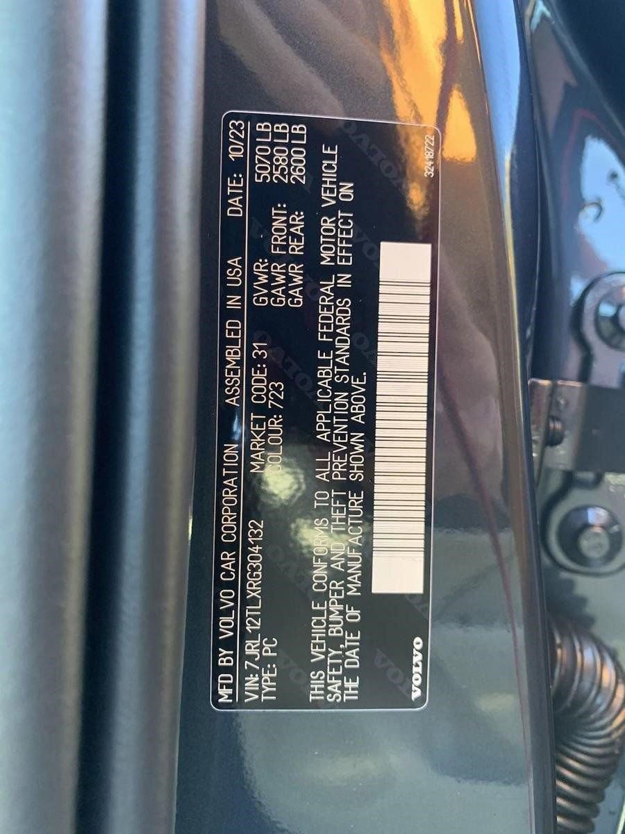 New 2024 Volvo S60 B5 Plus w/ Climate Package AWD/4WD image 16