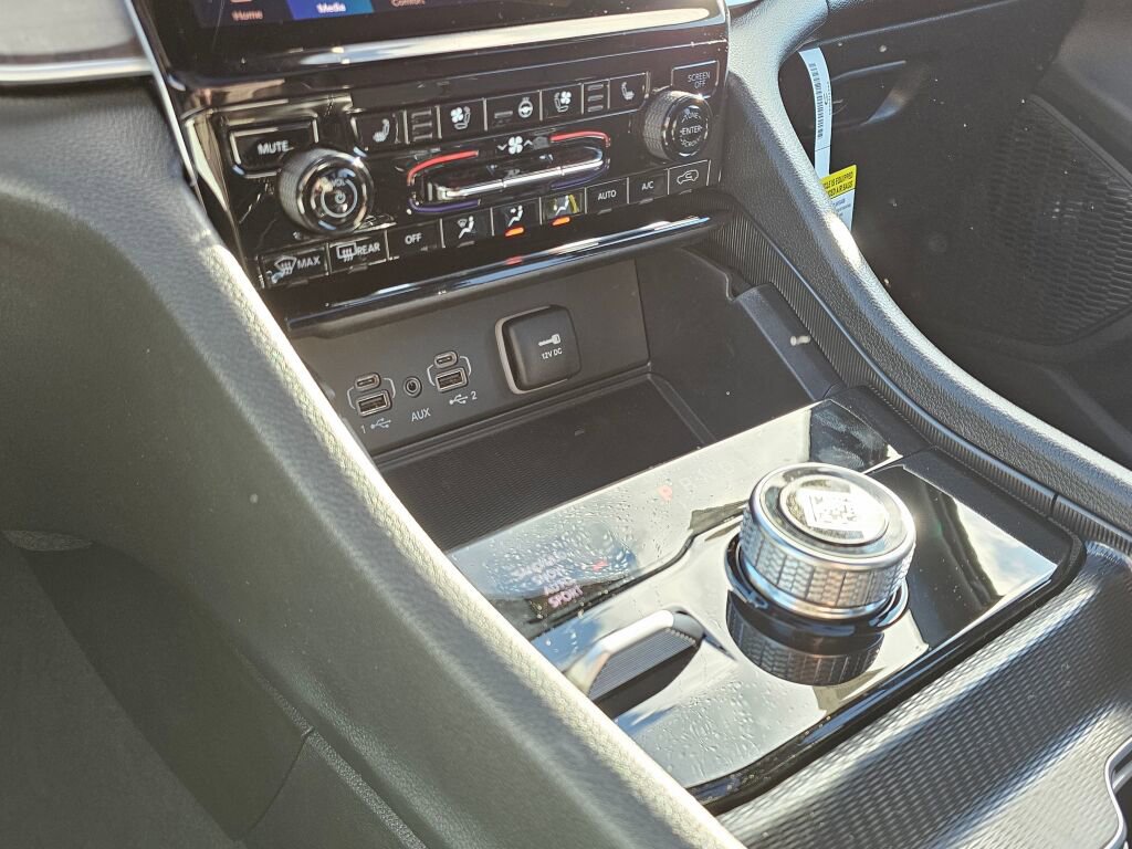 New 2025 Jeep Grand Cherokee Limited image 21