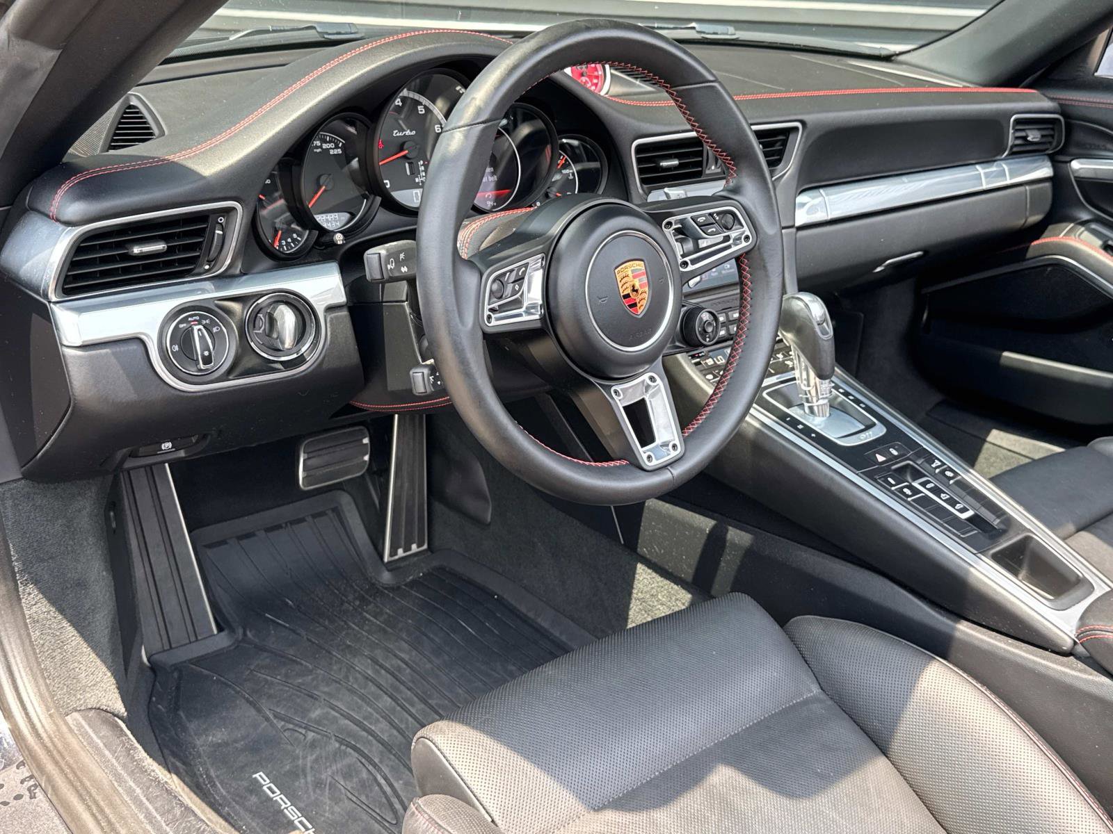 Certified 2019 Porsche 911 Turbo image 4