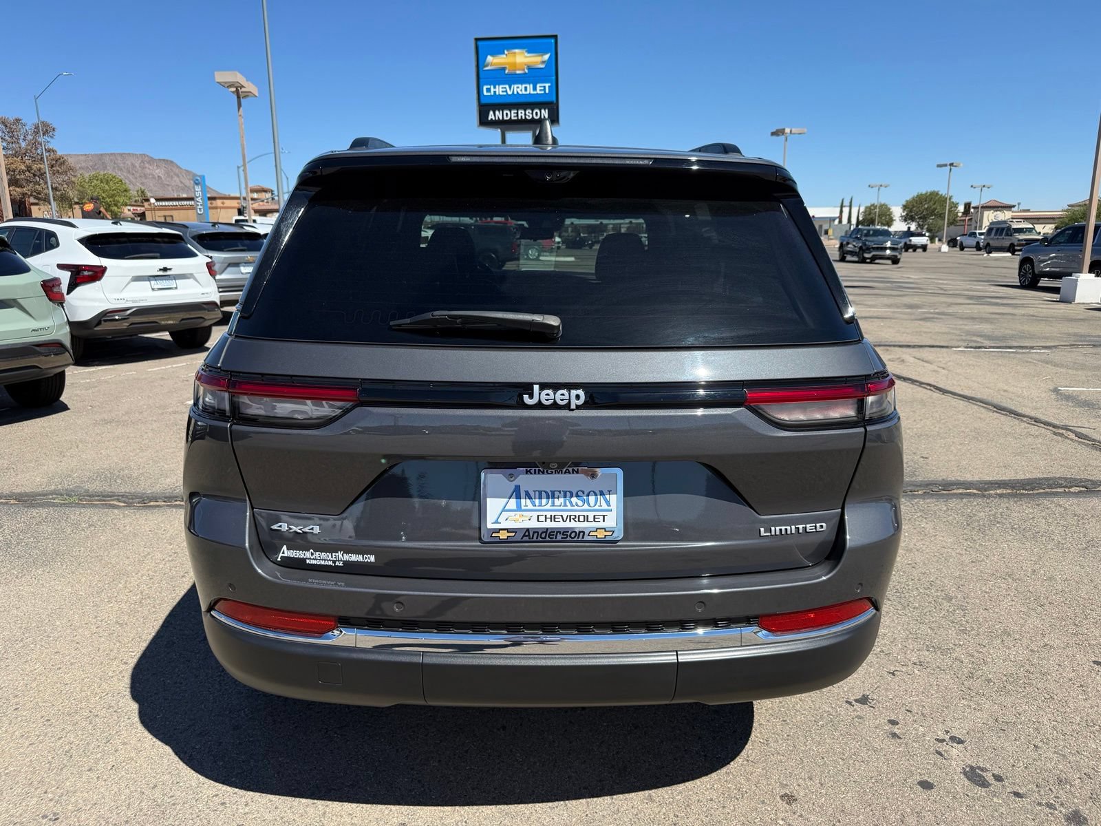 Used 2024 Jeep Grand Cherokee Limited w/ Luxury Tech Group II AWD/4WD image 7