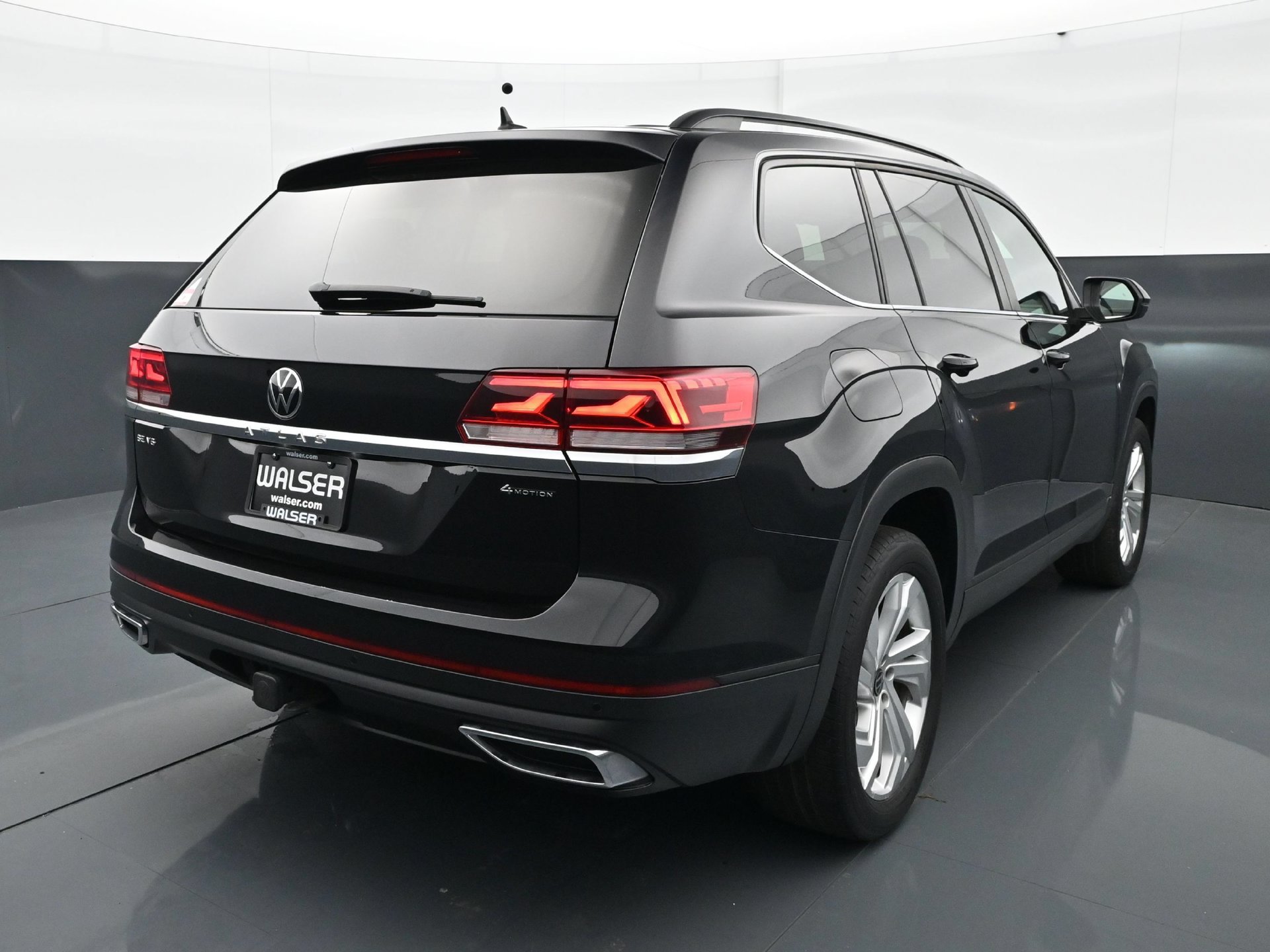Used 2023 Volkswagen Atlas SE w/ Panoramic Sunroof Package AWD/4WD image 6