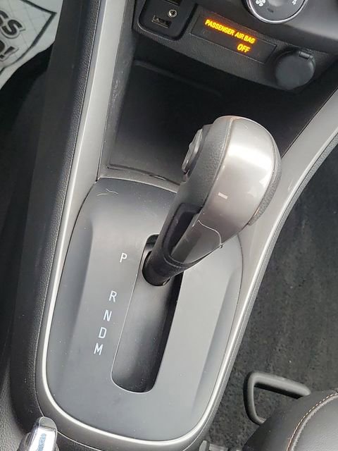 Certified 2022 Chevrolet Trax LT w/ LT Convenience Package image 18