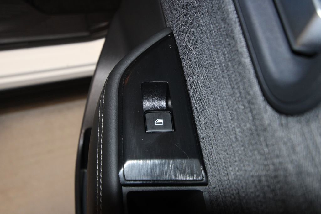 Used 2022 Nissan Rogue SV AWD/4WD image 26