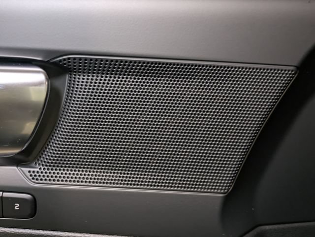 New 2026 Volvo XC40 B4 Core w/ Protection Package FWD image 23
