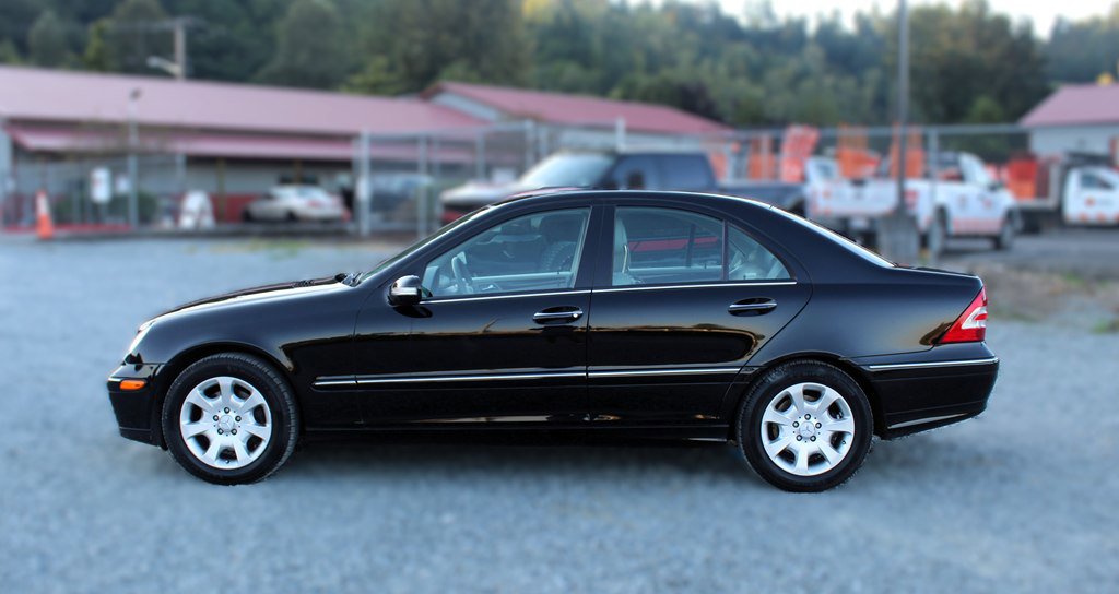 Used 2005 Mercedes-Benz C 320 Sedan image 4