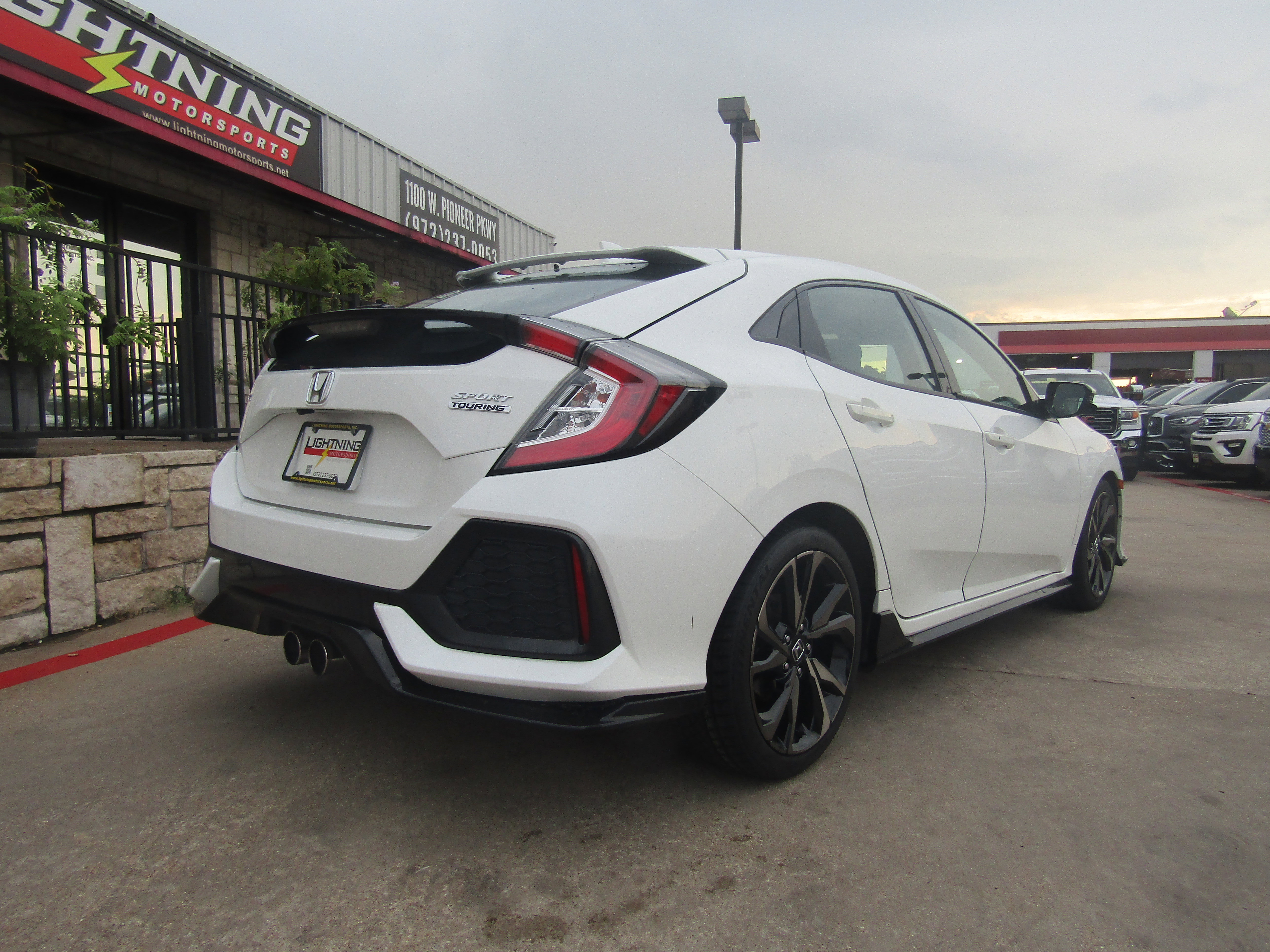 Used 2019 Honda Civic Sport Touring image 4