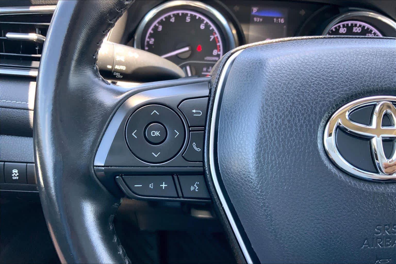 Used 2020 Toyota Camry SE FWD image 23