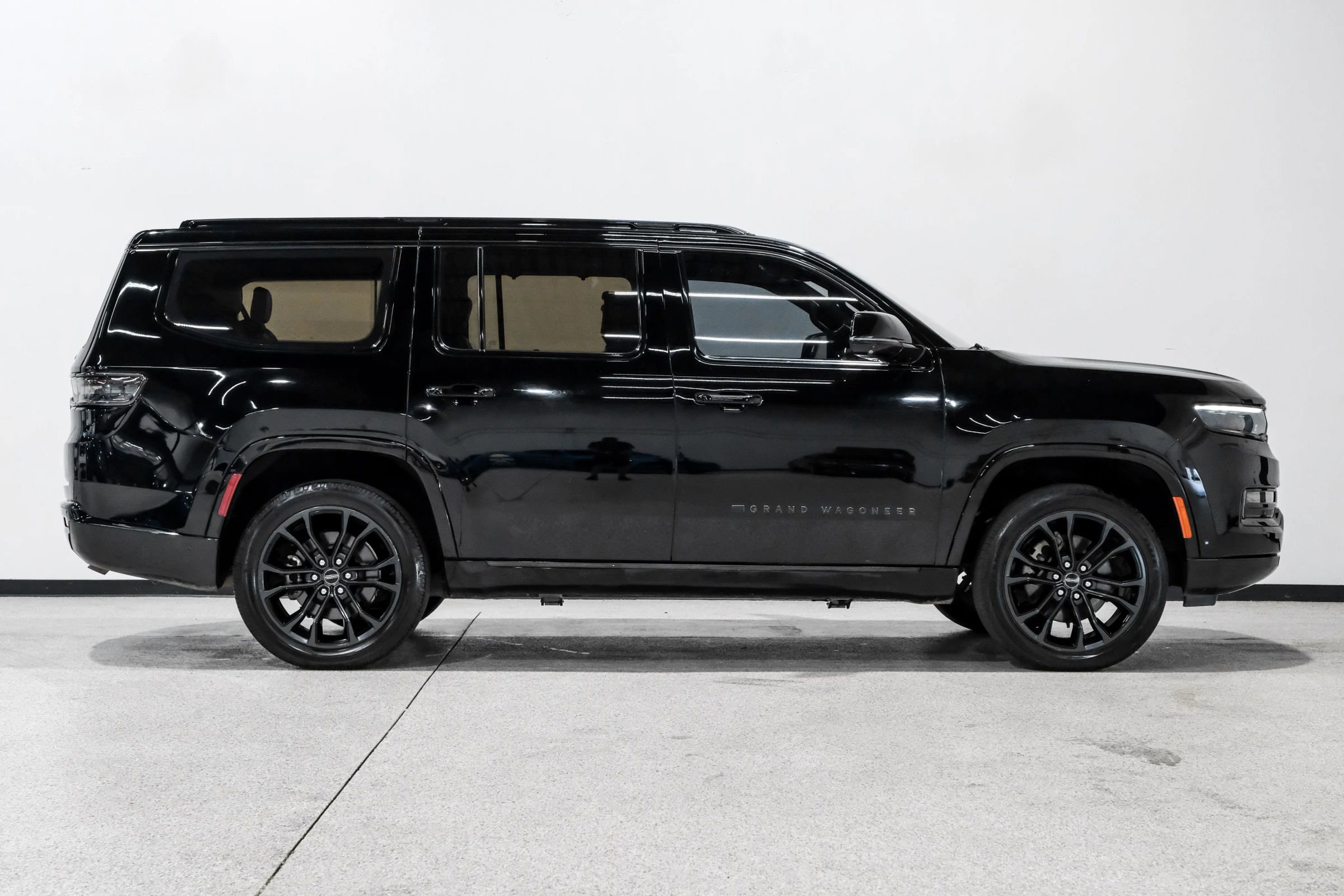 Used 2022 Jeep Grand Wagoneer Series II image 5
