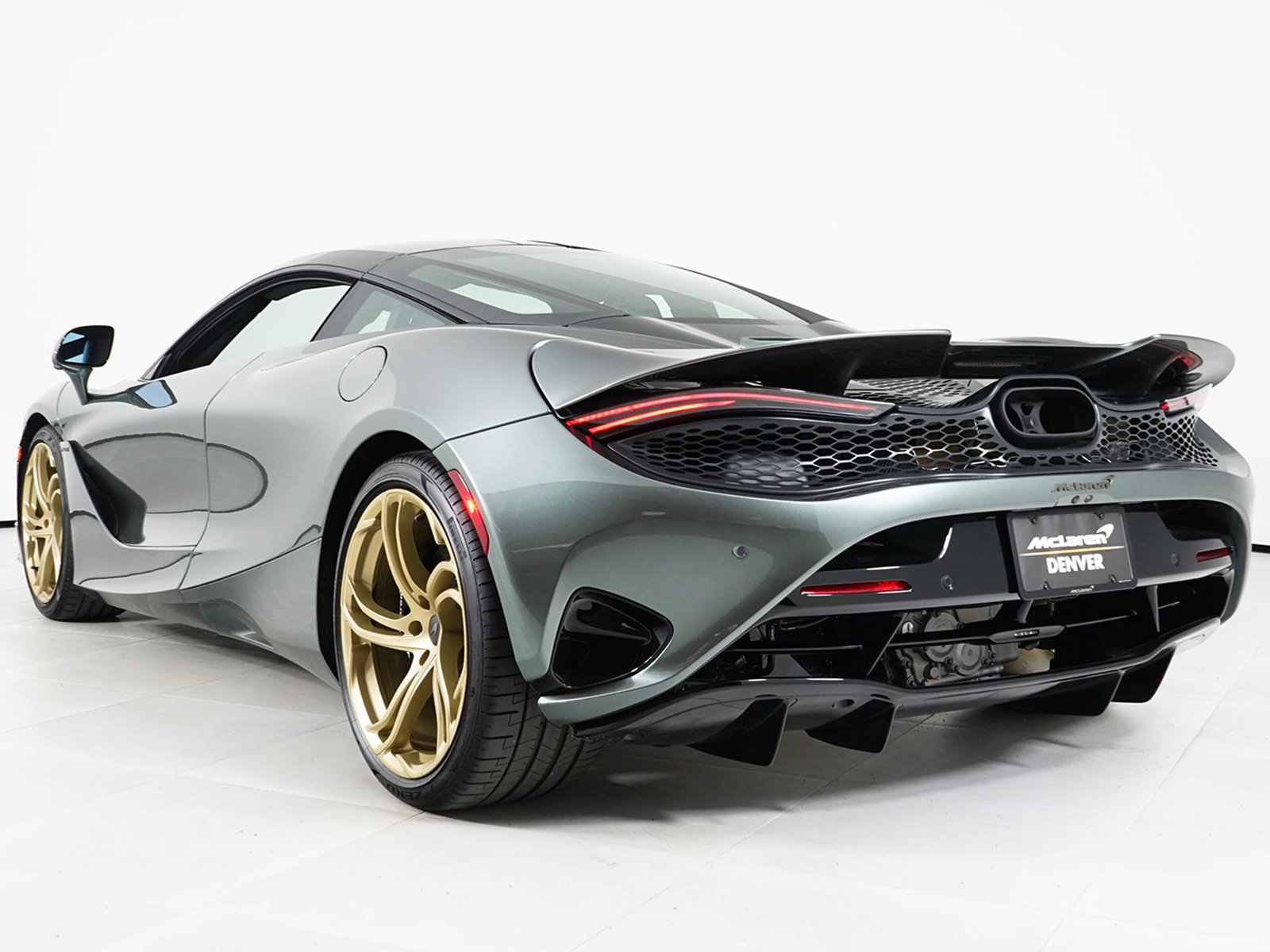 Used 2026 McLaren 750S RWD image 18