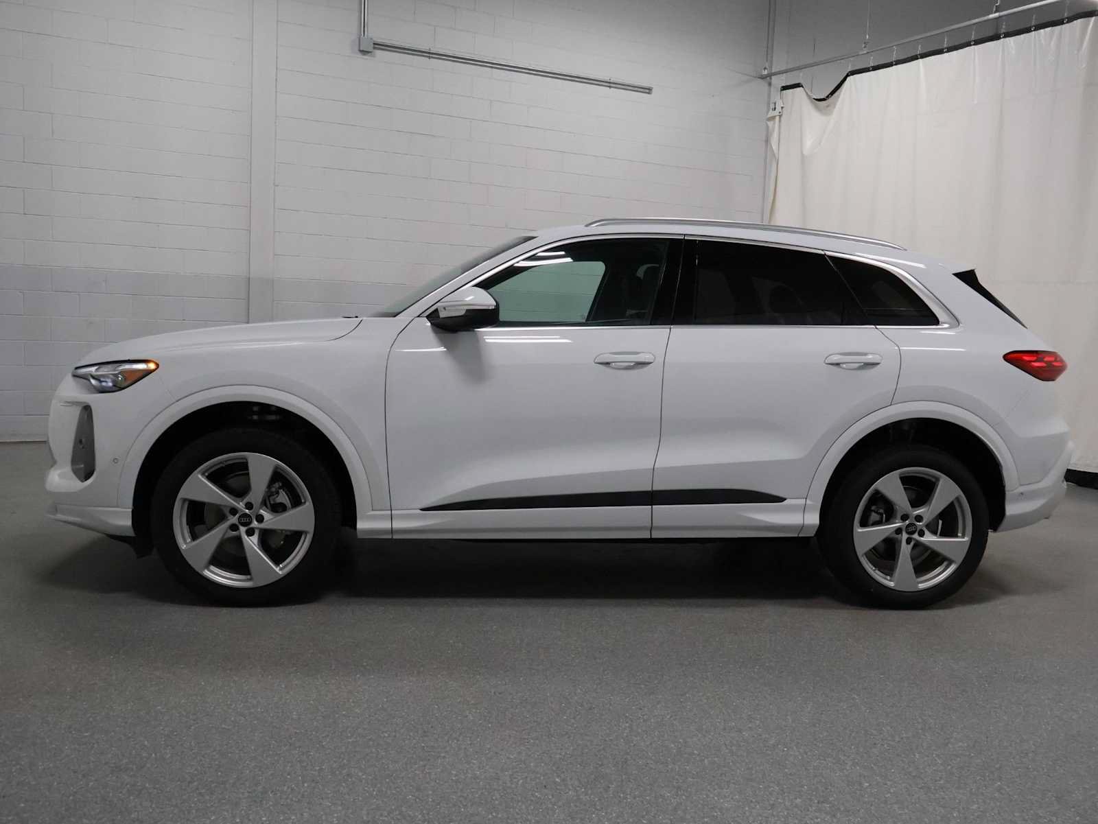 New 2026 Audi Q5 Premium AWD/4WD image 2
