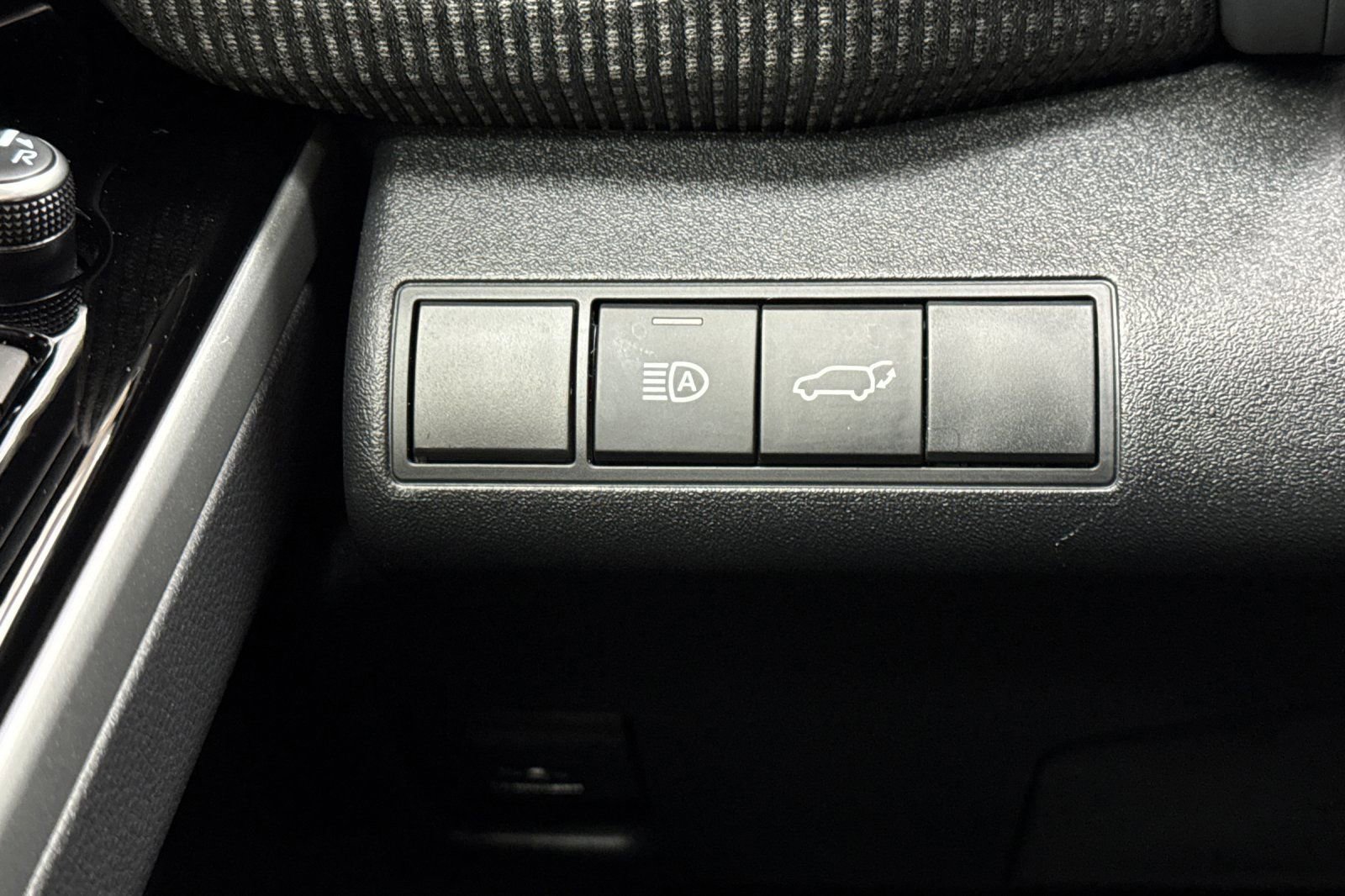 Used 2024 Subaru Solterra Limited image 35