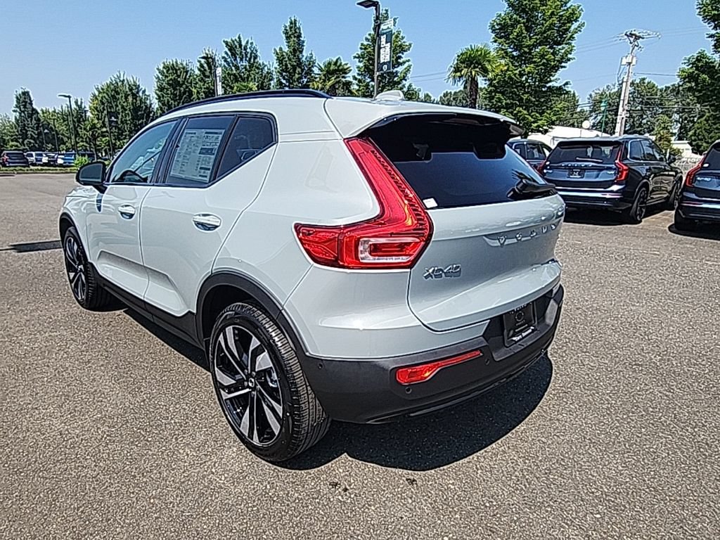 New 2026 Volvo XC40 B5 Ultra w/ Protection Package Premier AWD/4WD image 3