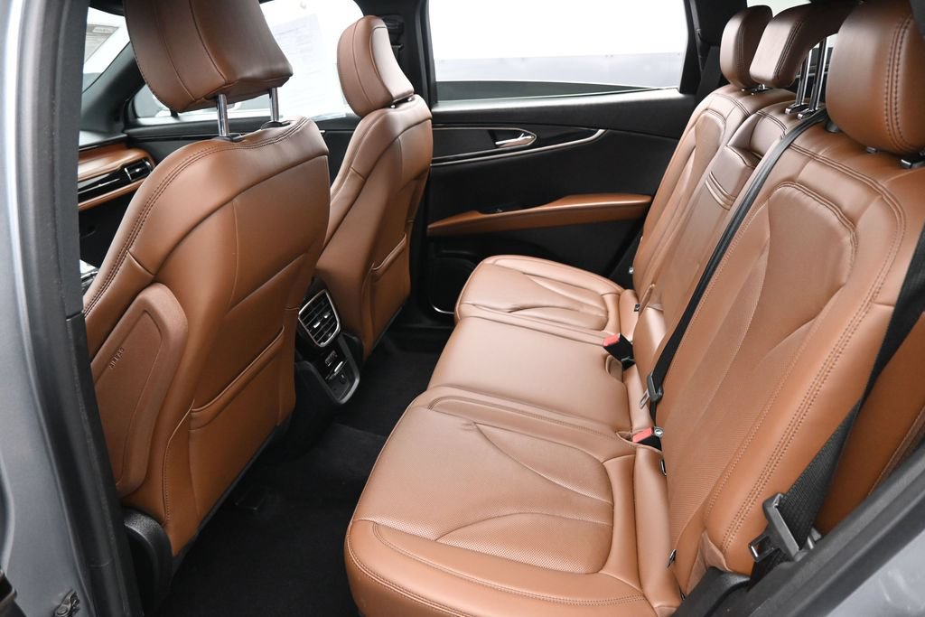 Used 2023 Lincoln Nautilus Reserve w/ Cargo Utility Package AWD/4WD image 30