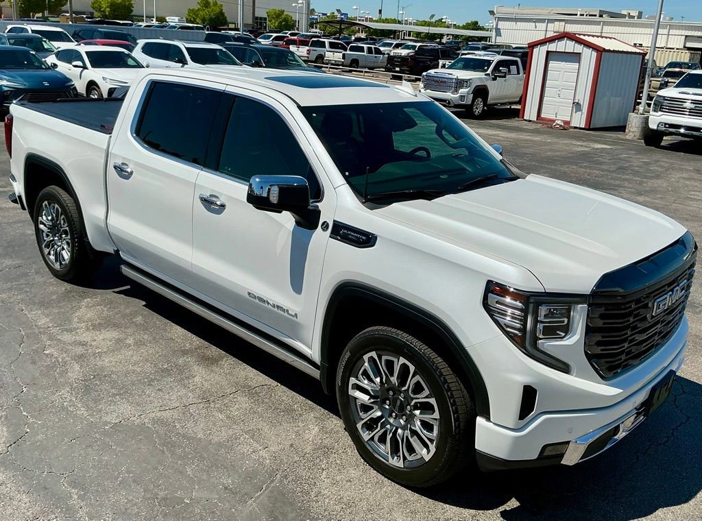 Used 2023 GMC Sierra 1500 Denali Ultimate AWD/4WD image 4