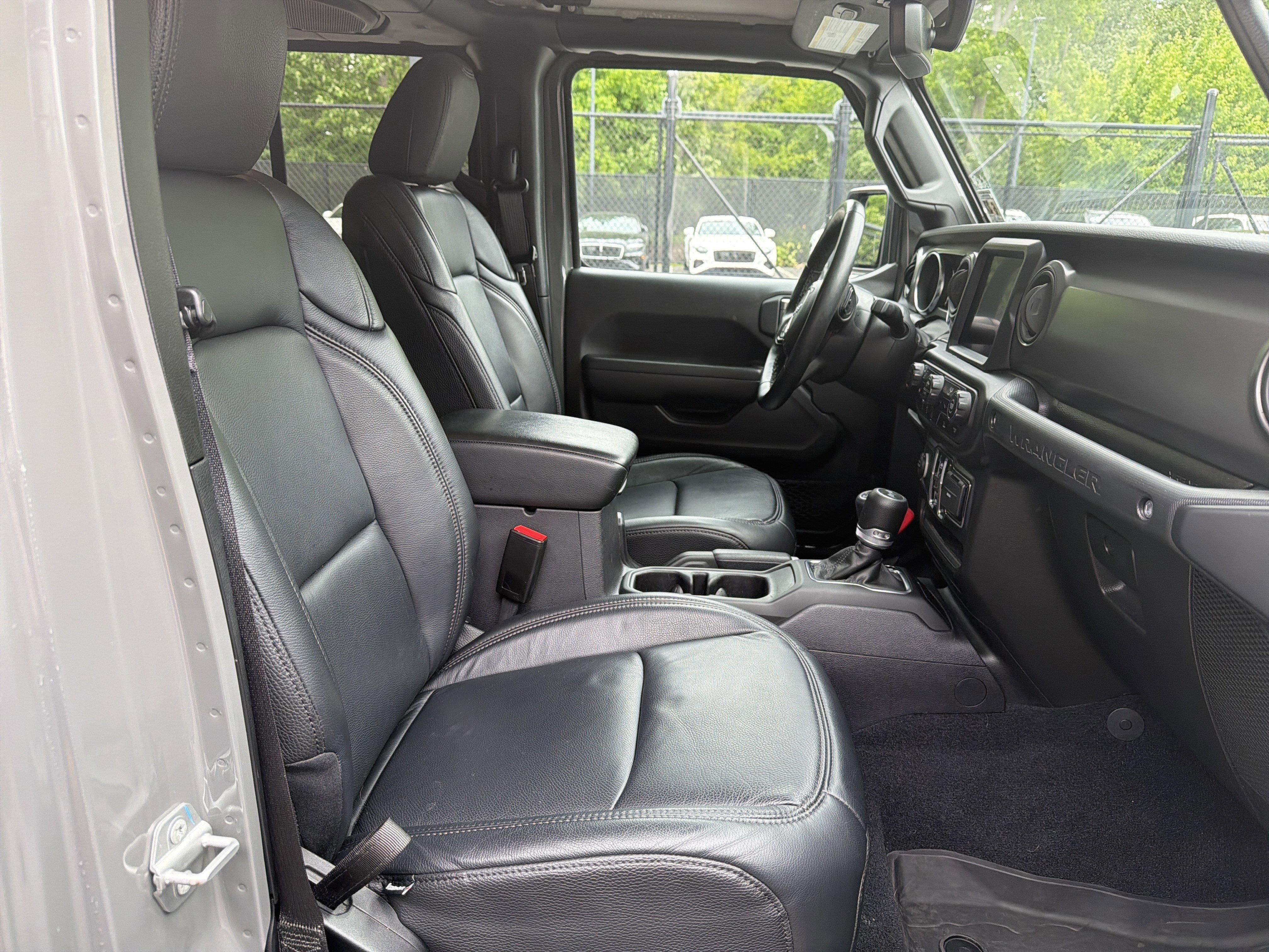 Used 2022 Jeep Wrangler Unlimited Sport AWD/4WD image 4