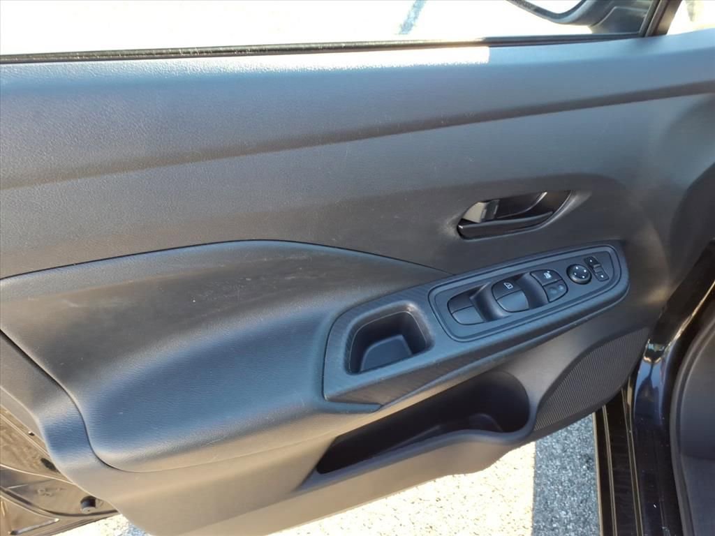 Used 2020 Nissan Versa S image 23