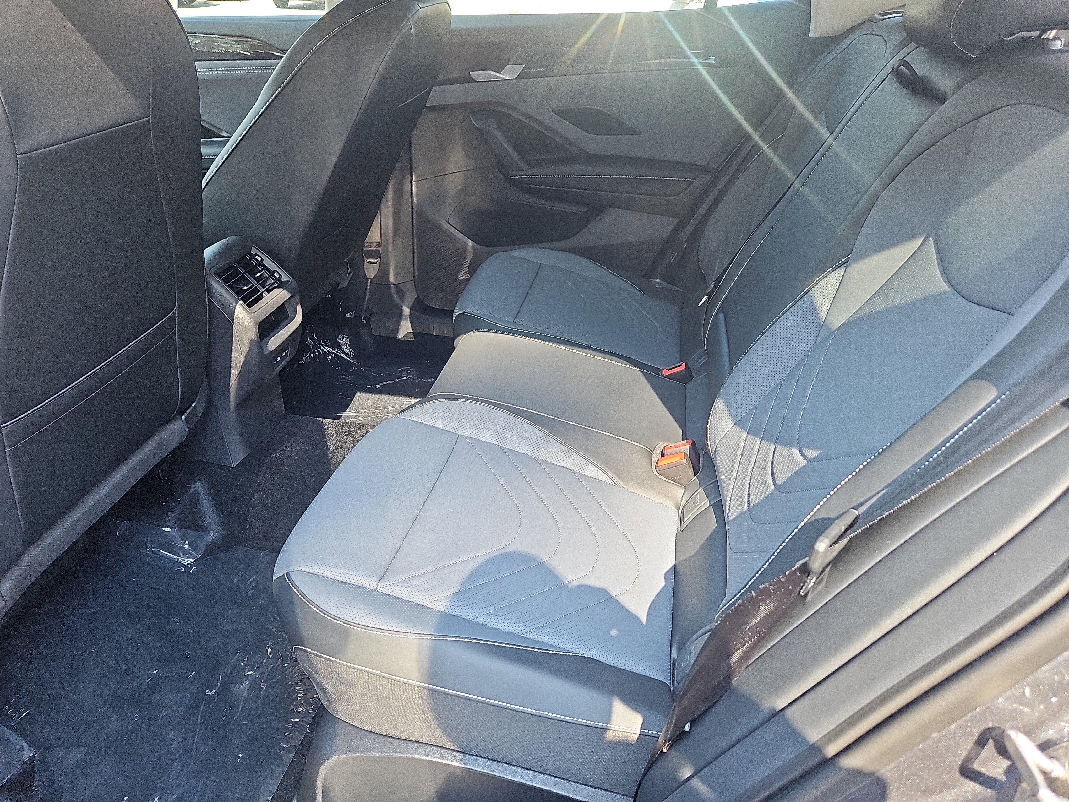 New 2026 Volkswagen Tiguan SE image 17