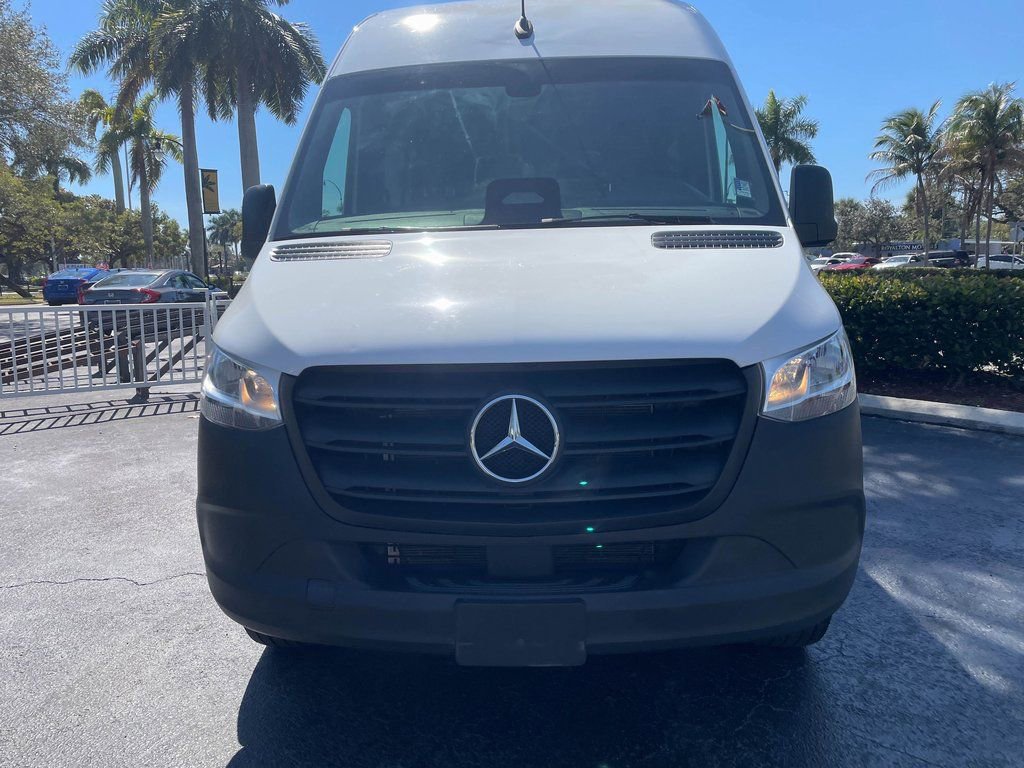 Used 2025 Mercedes-Benz Sprinter 2500 image 2