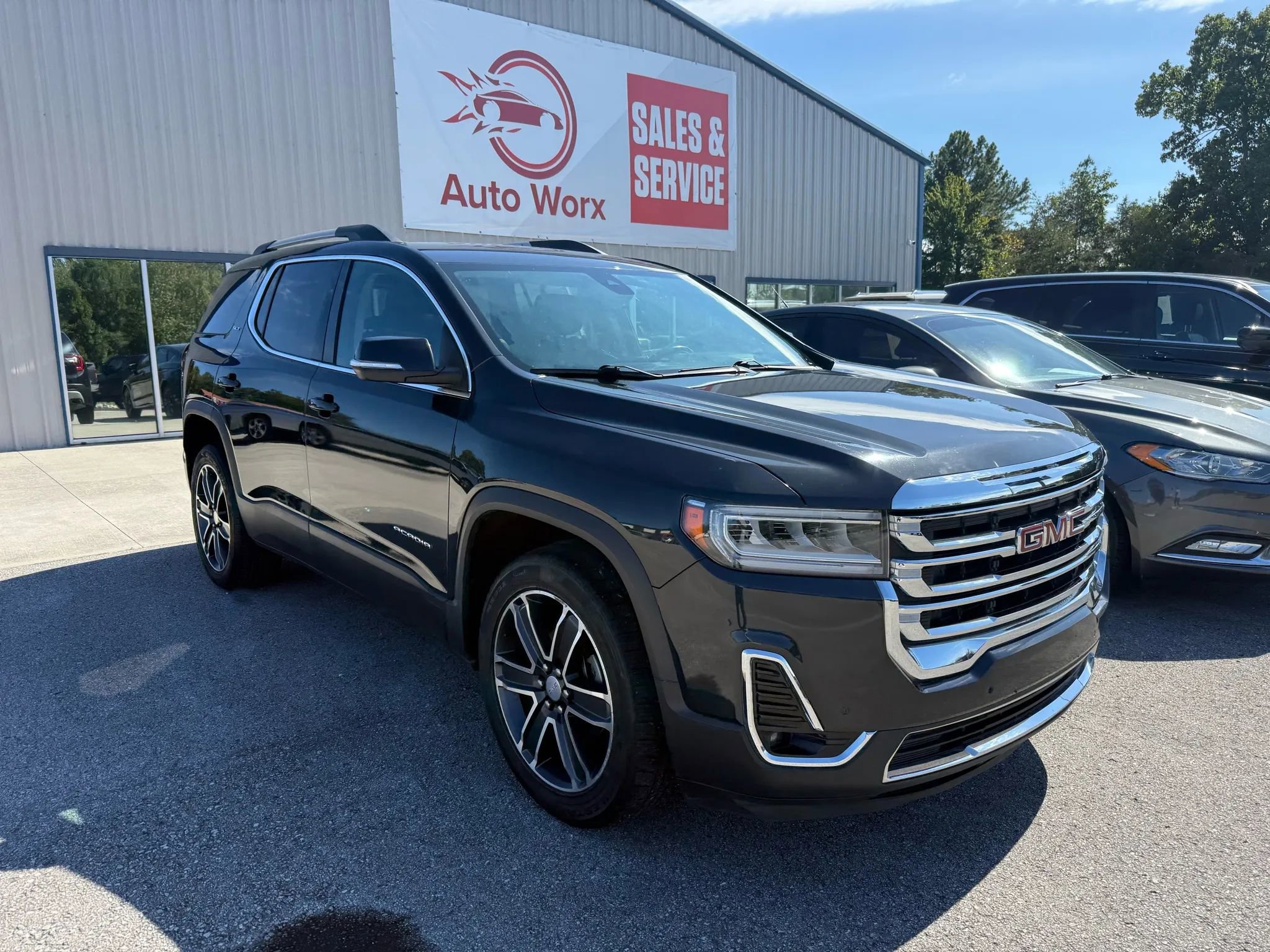 Used 2020 GMC Acadia SLT w/ Driver Alert Package II image 24