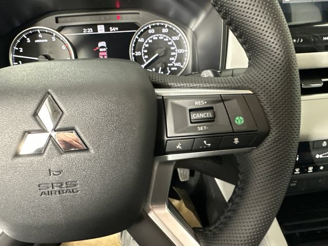 New 2026 Mitsubishi Outlander SE AWD/4WD image 29