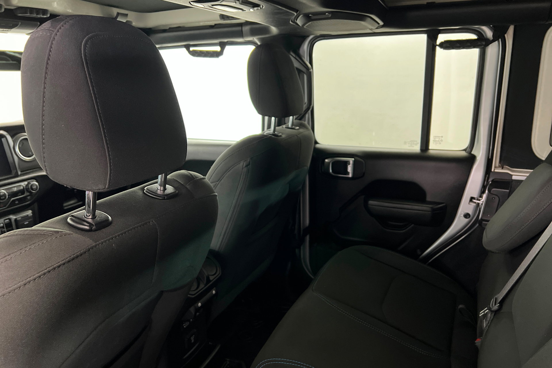 Used 2023 Jeep Wrangler Unlimited Rubicon 4xe w/ Steel Bumper Group image 19