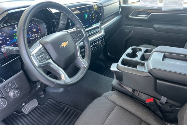 Used 2025 Chevrolet Silverado 2500 LT w/ Convenience Package AWD/4WD image 10