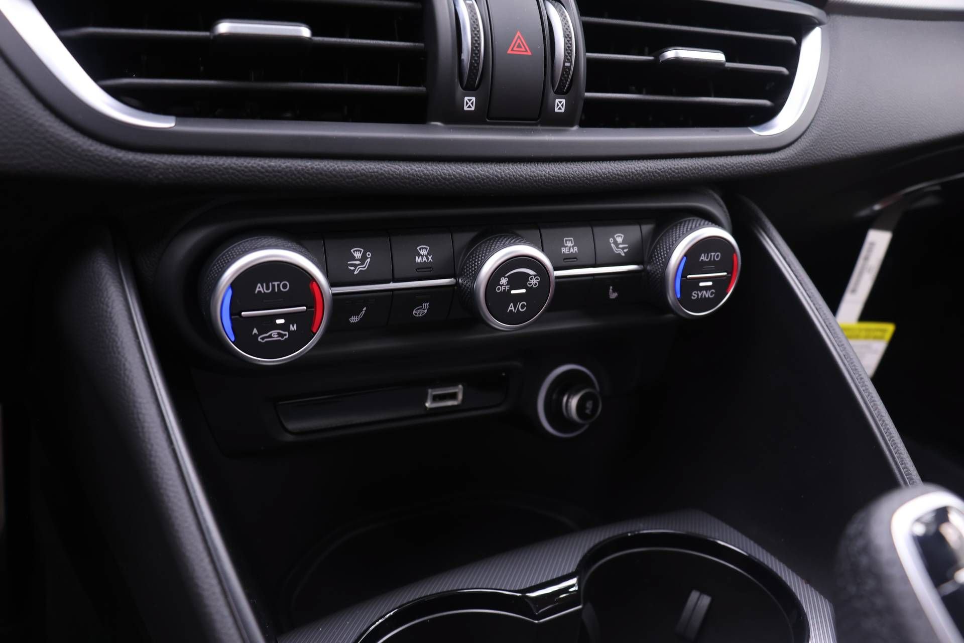 New 2026 Alfa Romeo Giulia AWD image 9