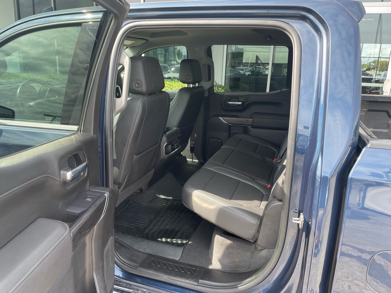 Used 2021 Chevrolet Silverado 1500 LTZ w/ LTZ Convenience Package II AWD/4WD image 5