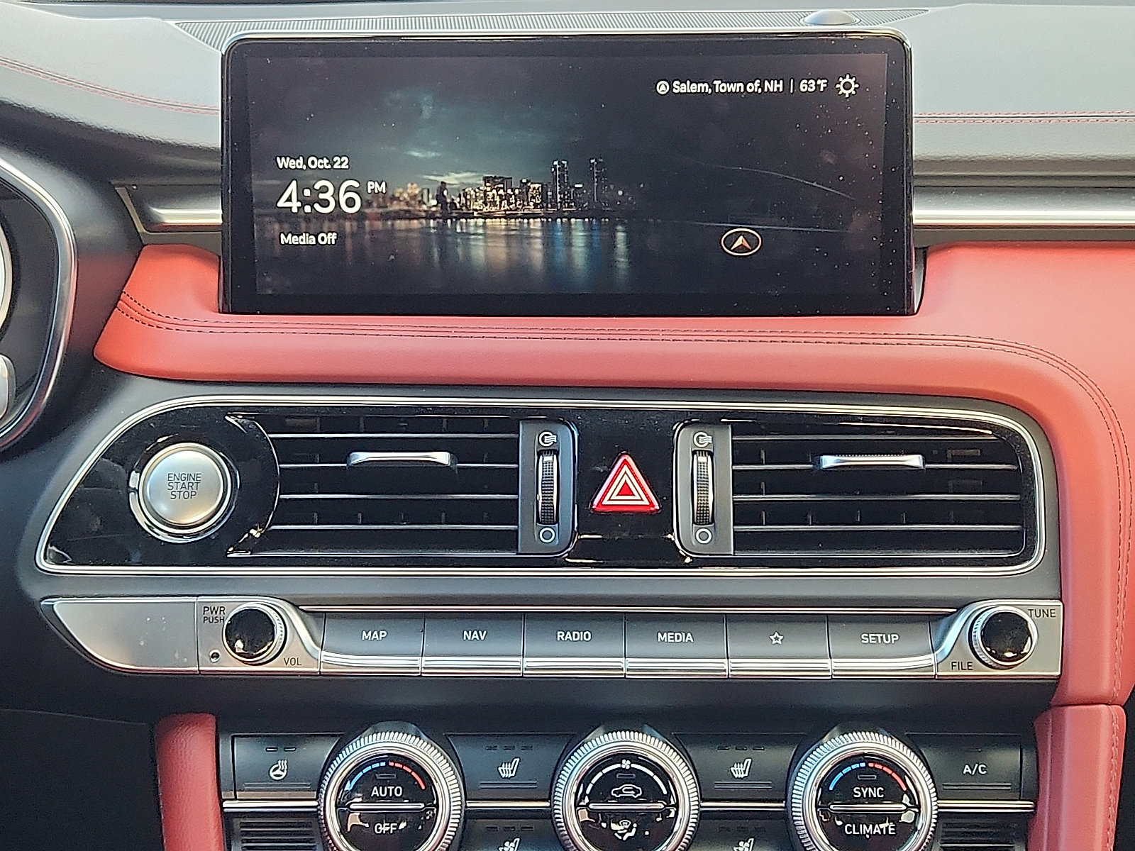 Used 2023 Genesis G70 2.0T w/ Sport Prestige Package image 17