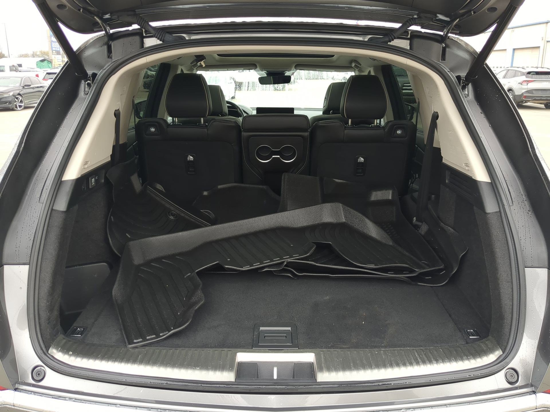 Used 2024 Acura MDX SH-AWD w/ Advance Package image 30