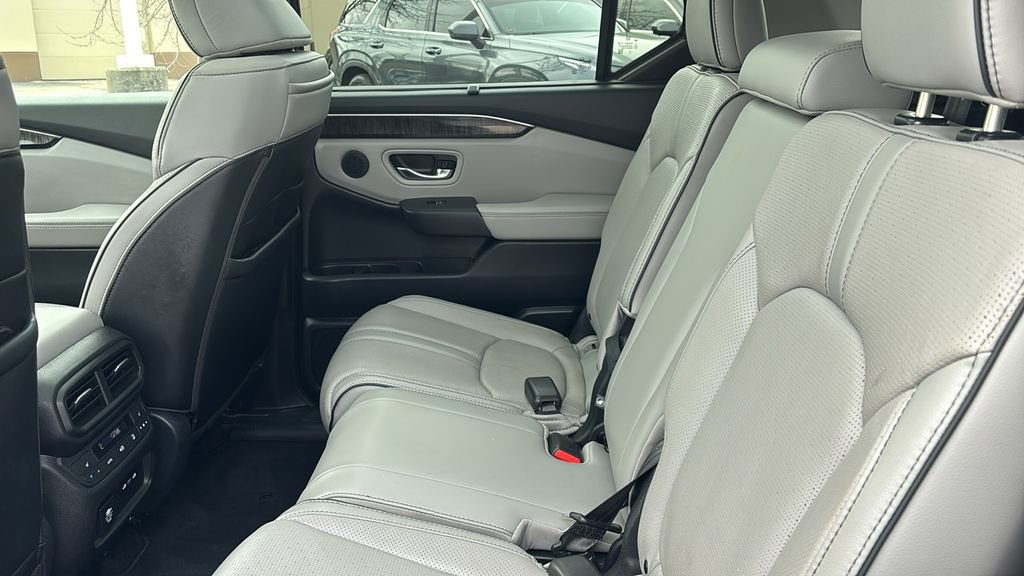 Used 2024 Honda Pilot Elite image 30