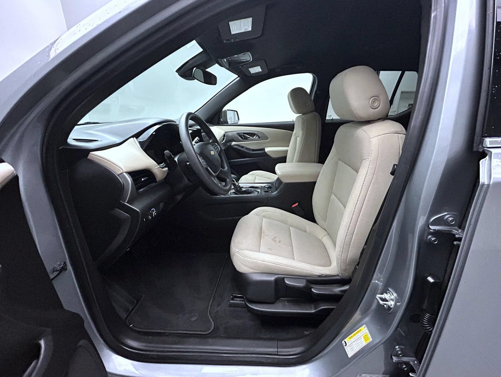 Used 2023 Chevrolet Traverse LS w/ LPO, Cargo Package AWD/4WD image 10