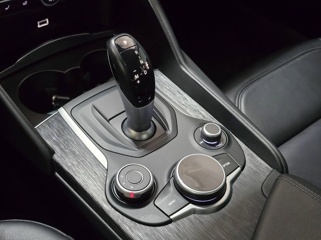 Used 2019 Alfa Romeo Giulia Sprint w/ Nero Edizione image 15