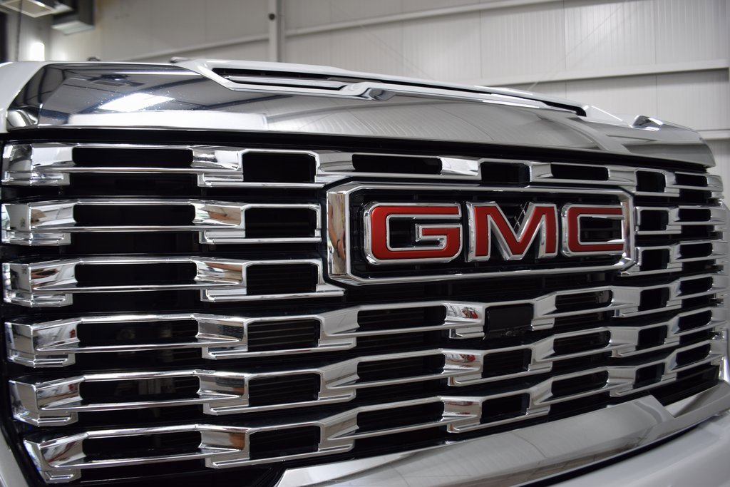 Used 2024 GMC Sierra 3500 Denali w/ Denali Reserve Package image 9