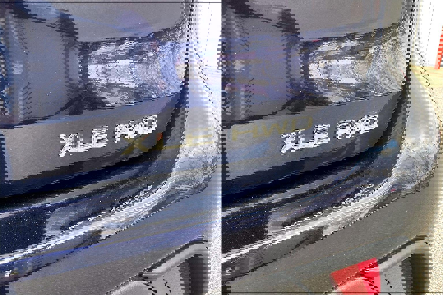 Used 2025 Toyota Highlander XLE image 10